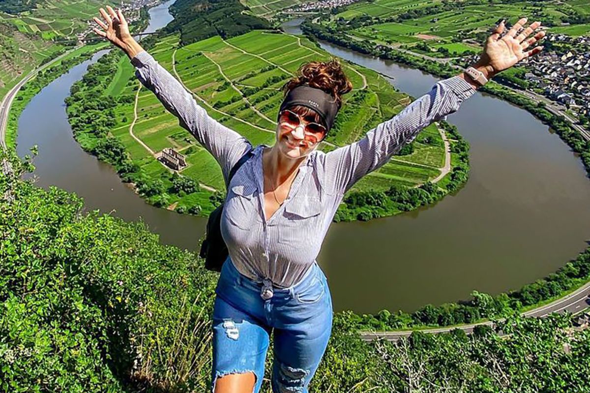 Fatal selfie: Belgian mother dies after falling 30 meters when falling from a hill