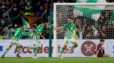 Álex Moreno hizo un doblete en la goleada del Betis sobre la Real Sociedad.