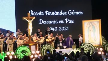 Vicente Fernández funeral | Mezcalent.