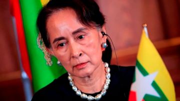 La líder derrocada de Myanmar, Aung San Suu Kyi, fue condenada este lunes a cuatro años de prisión