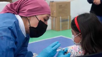 Covid: Ecuador hace obligatoria la vacunación contra la enfermedad ante el aumento de contagios por ómicron