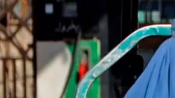 El Talibán prohíbe los viajes de larga distancia a las mujeres no acompañadas por hombres en Afganistán