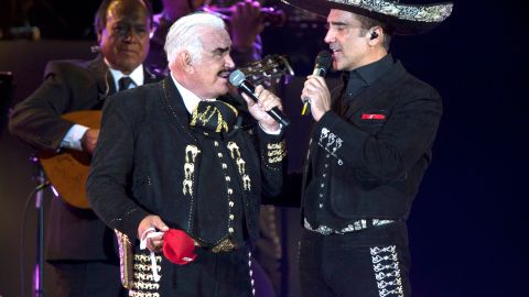 Alejandro y Vicente Fernández.