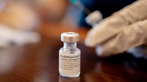CR-Health-Inlinehero-vaccine-booster-0921
