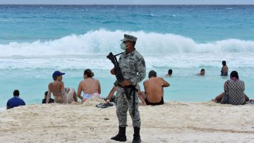 México lanzó un “Batallón de Seguridad Turística”, que envió a más de mil soldados y policías a patrullar sus playas