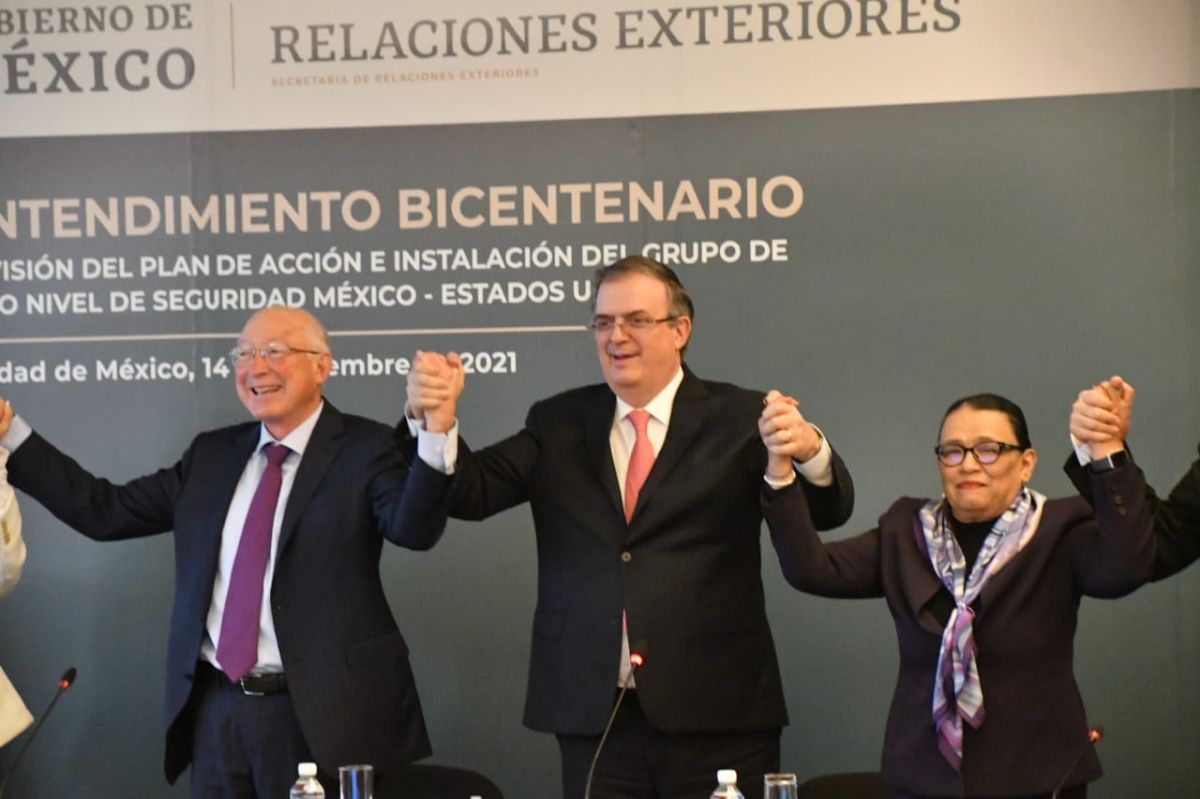 El canciller Marcelo Ebrard, y el Embajador de EE.UU. en México, Ken Salazar, ponen en marcha el "Entendimiento Bicentenario".