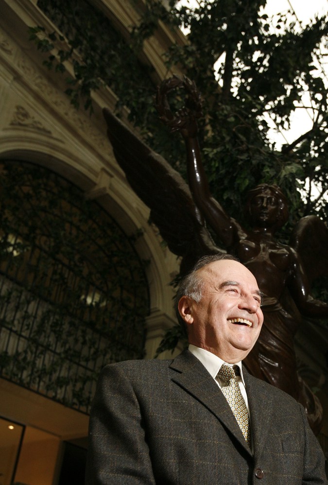 Don Fernando, hombre de acero de las narraciones de NFL en español. /Foto: Agencia Reforma  