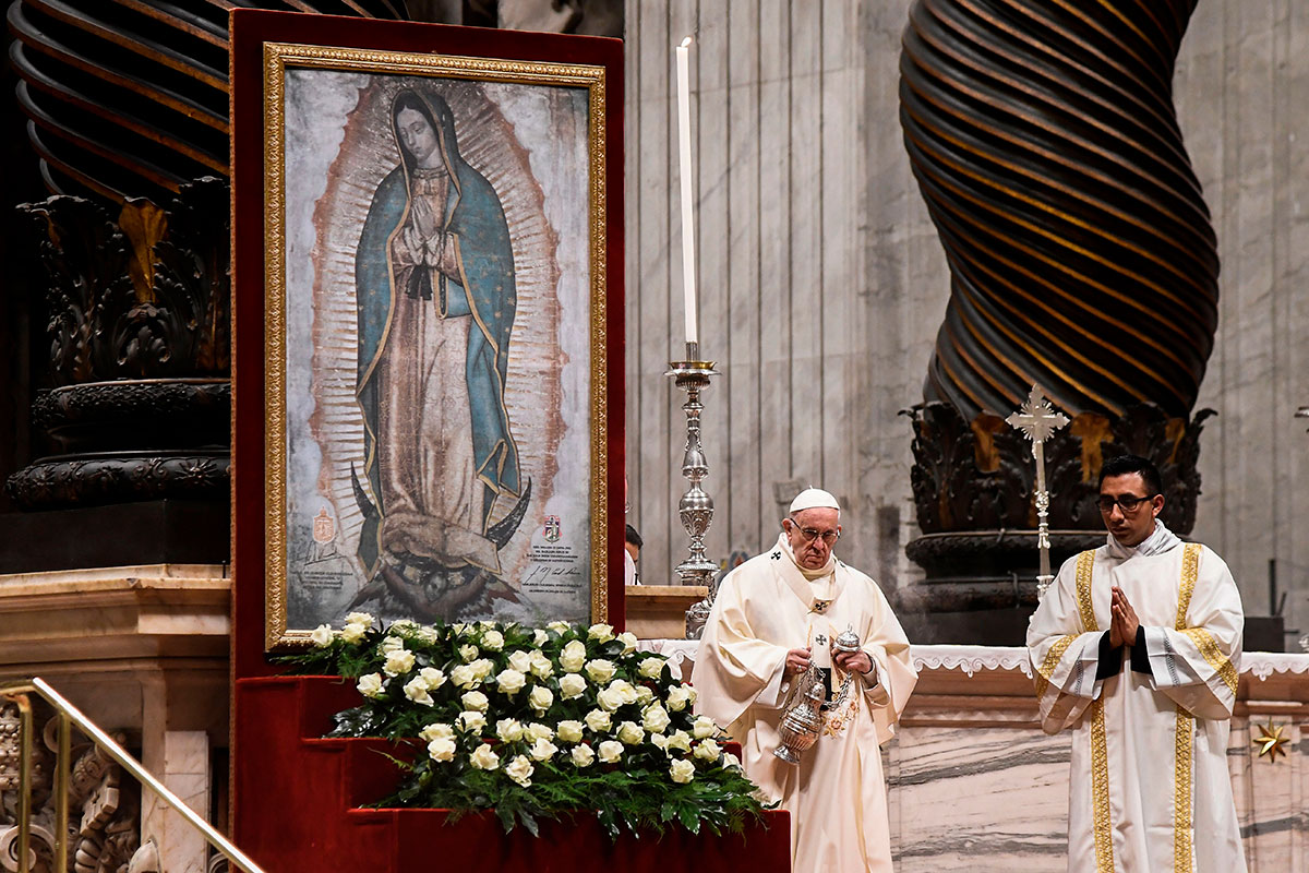 Papa Francisco felicita a los fieles a la Virgen de Guadalupe.