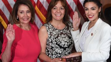 Nancy Pelosi y Alexandria Ocasio-Cortez