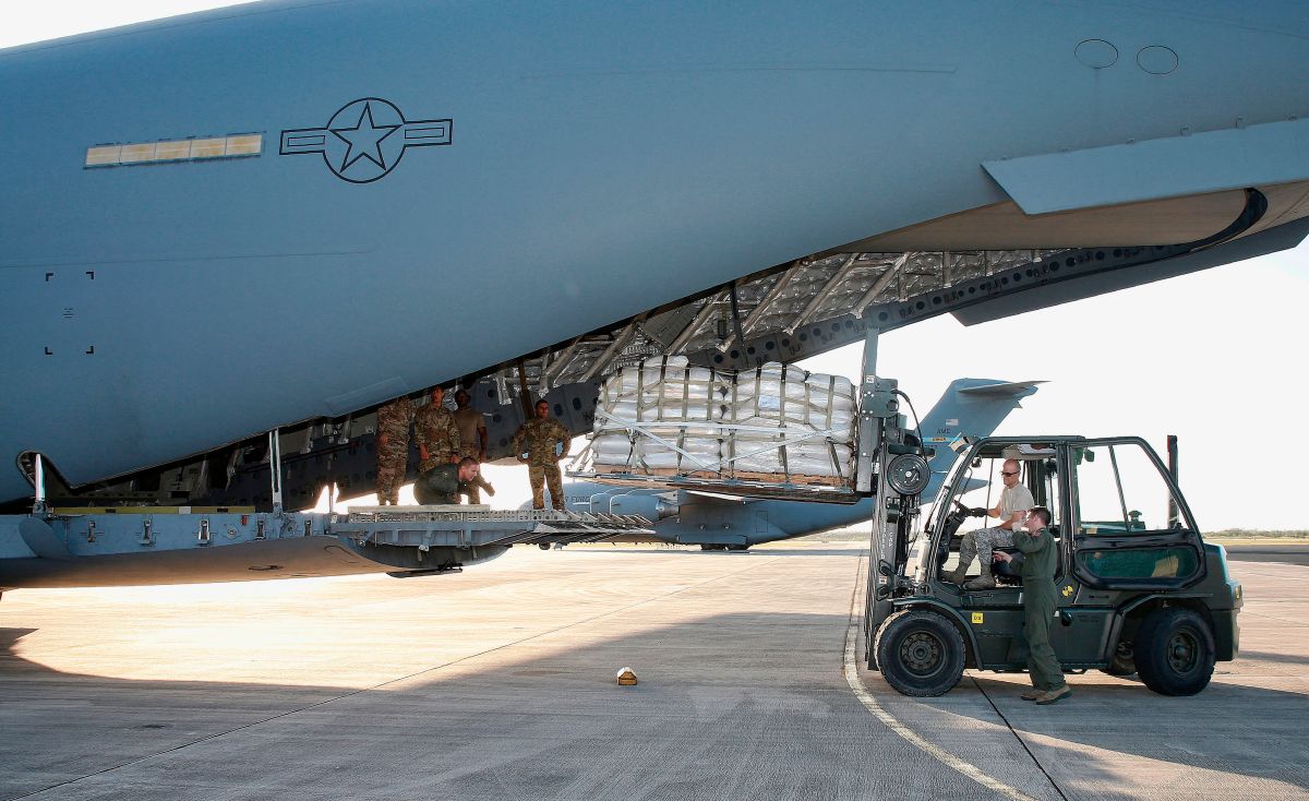 Evacúan una base militar de Florida debido a un incidente con explosivo