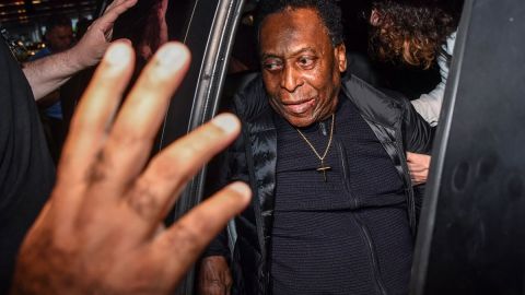 Pele fue intervenido por un tumor en el colon.