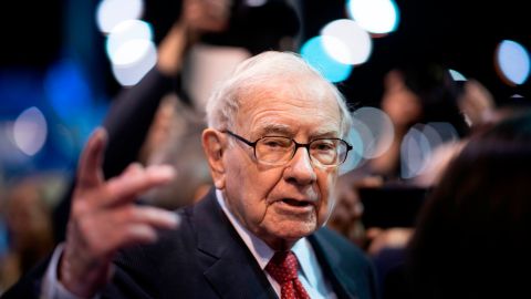 Las 12 preguntas clave de Warren Buffett al momento de contratar un empleado