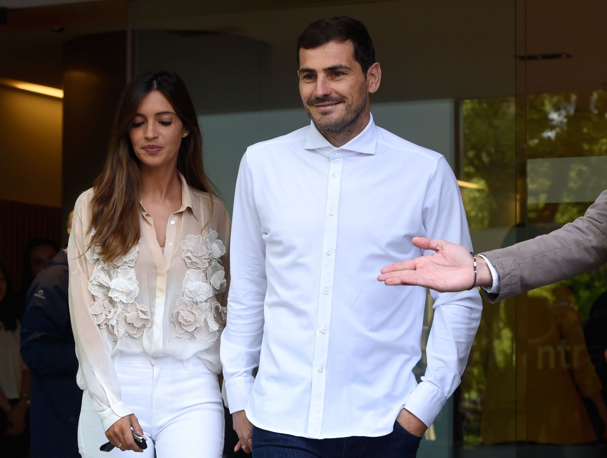 Will they reconcile at Christmas?  Iker Casillas and Sara Carbonero were seen together in Porto