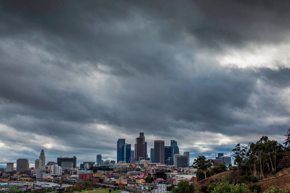 Un sistema de tormenta favorecerán las condiciones de ligera lluvia para este jueves en Los Ángeles.