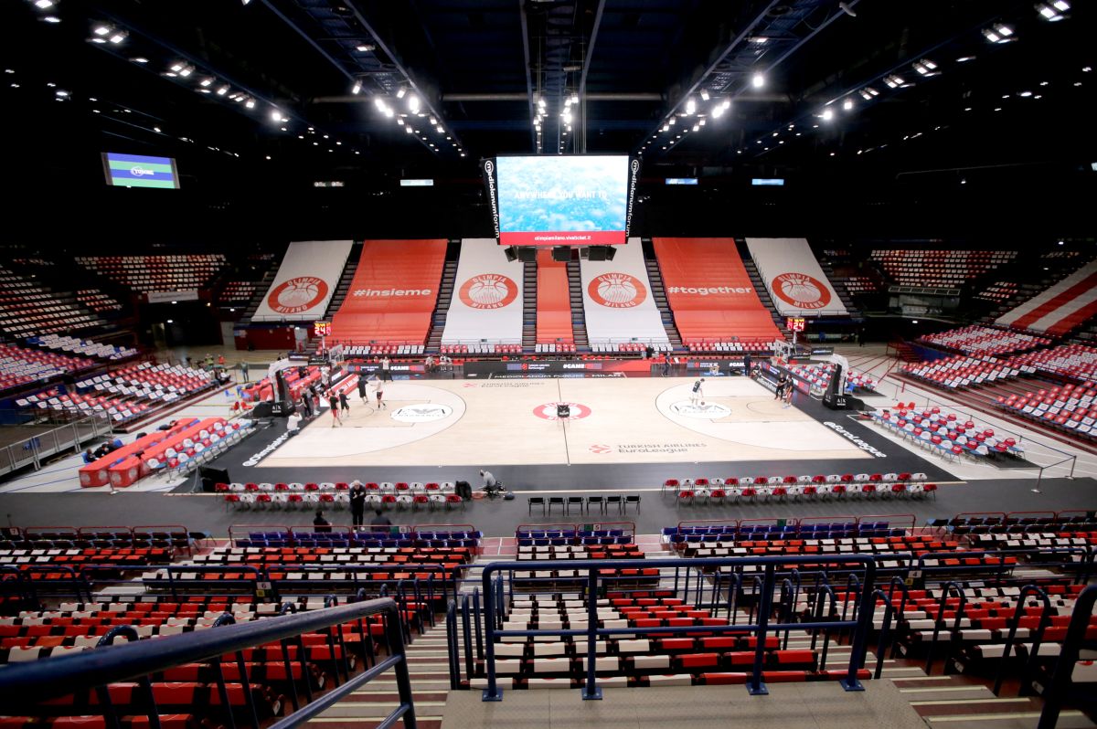 La imagen de los estadios de la Euroliga vacíos podría repetirse en los próximos meses ante el repunte de contagios de COVID-19 ocasionados por la variante ómicron.
