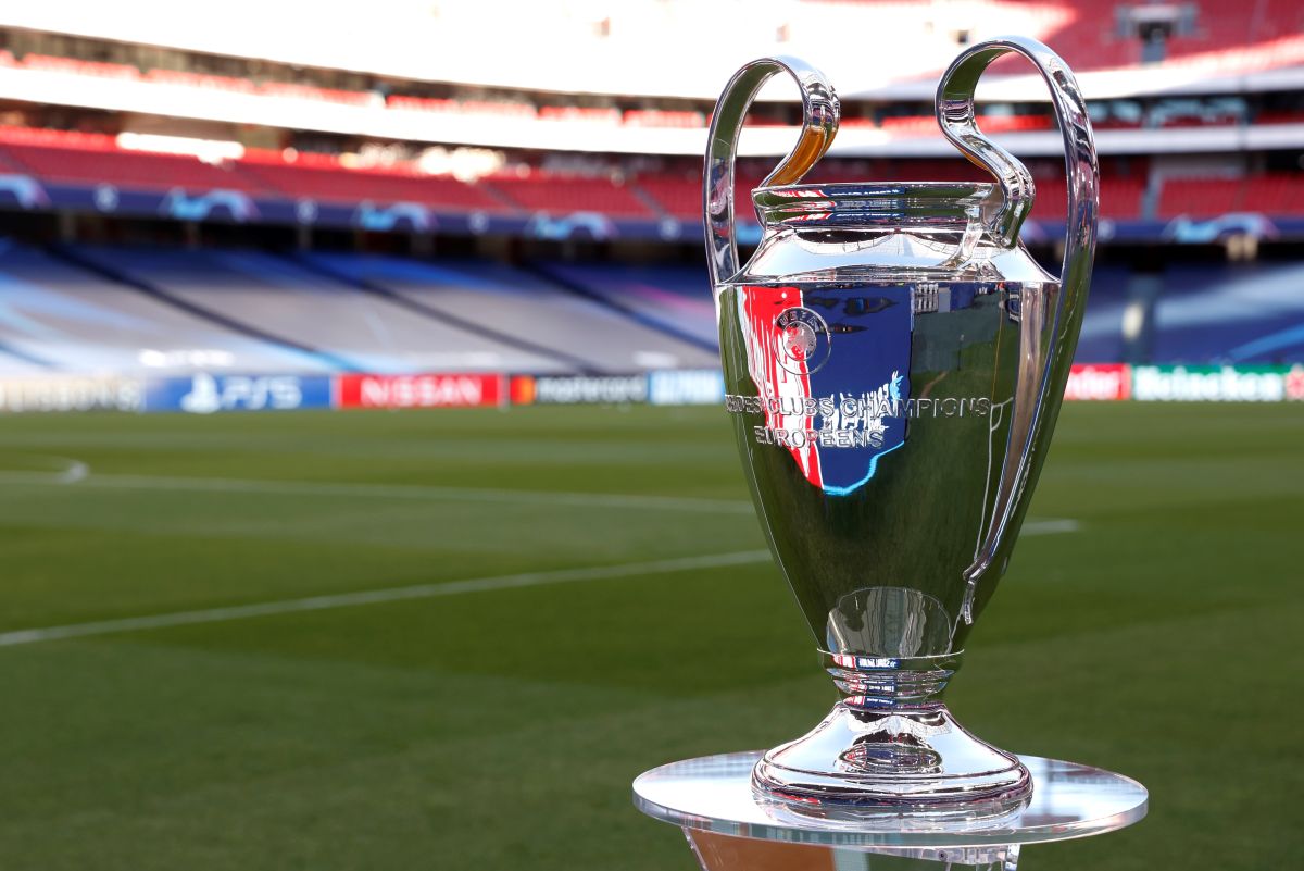 Trofeo de la UEFA Champions League, también llamado "La Orejona".