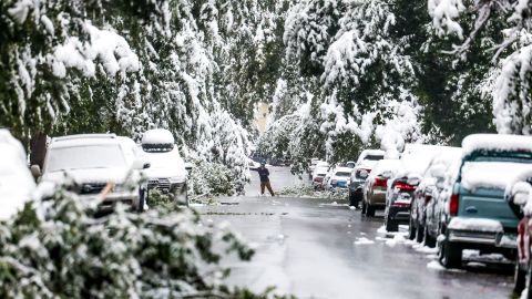 Nevadas azotan oeste y norte de Estados Unidos; alertan peligro para viajeros