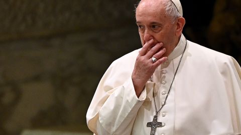 Papa Francisco ve "un problema casi satánico" la violencia contra las mujeres