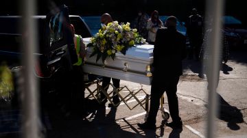 Estados Unidos marca otro hito terrible: más de 800,000 muertes por Covid-19