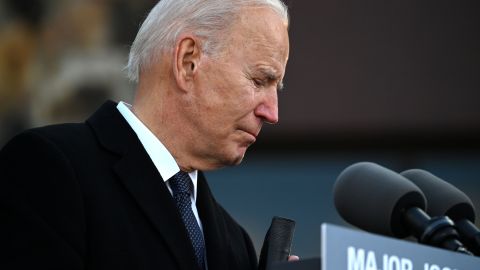 Los Biden lamentan la muerte de Tutu: "un siervo de Dios y del pueblo"