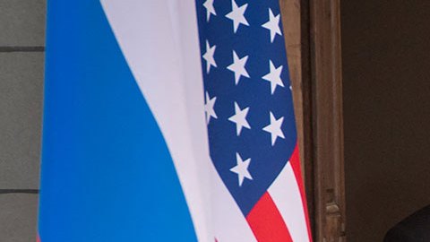 Joe Biden manifiesta a Vladimir Putin preocupación por situación con Ucrania.
