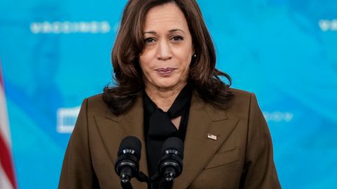 La popularidad de Kamala Harris no despunta.