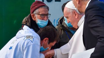 Papa Francisco visita campamento de migrantes en Lesbos, Grecia.