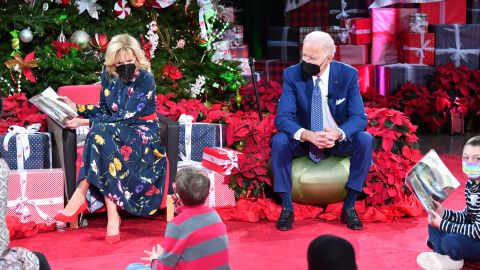 Joe y Jill Biden visitan hospital infantil