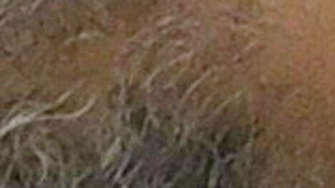 Un hombre se realiza una prueba de covid-19 en Washington DC.