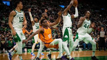 Celtics tuvieron brillo sobre los Suns, con Robert Williams III como destacado.