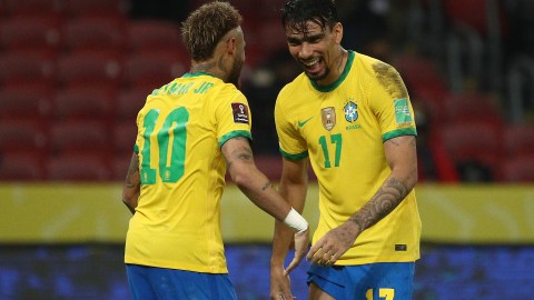 Lucas Paquetá y Neymar Jr.