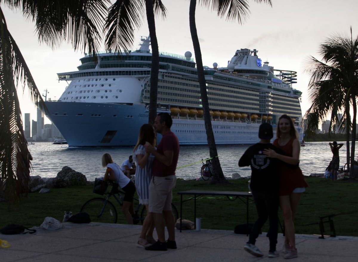 CDC Issues Warning, Says People Should Avoid Cruise Travel