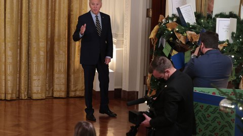 Preocupa a Joe Biden tensión entre Rusia y Ucrania, informa la Casa Blanca.
