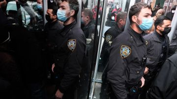 Ómicron deja sin vacaciones de Año Nuevo a la Policía de Nueva York