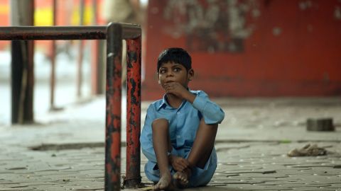 Un niño que padece epilepsia, en imagen de archivo.