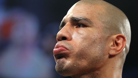 Miguel Cotto peleó contra el Canelo Álvarez en 2015.