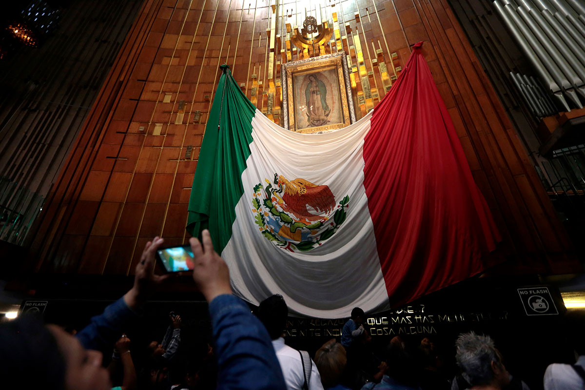 VIDEO: Mexico sings the mañanitas to the Virgin of Guadalupe