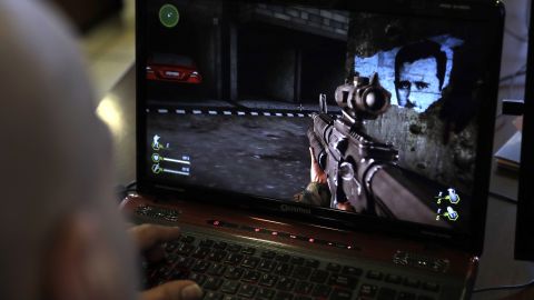 Canciller de México acusa que compañías de EEUU financian videojuegos para fomentar uso de armas