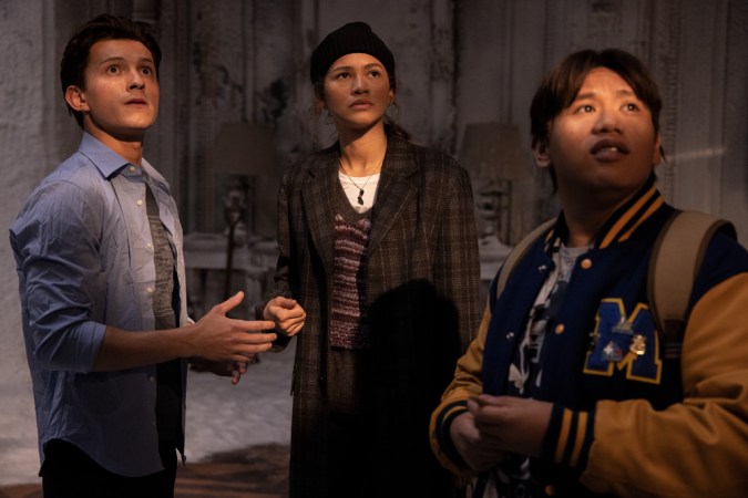 Tom Holland, Zendaya y Jacob Batalon en una escena de "Spider-Man: No Way Home".