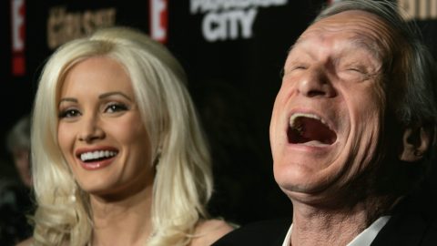 Holly Madison revela parte de su convivencia en la Mansión Playboy.