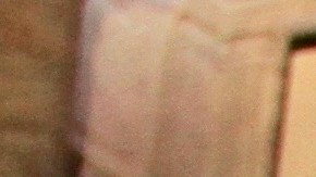 Triston Martínez y sus amigos frente al Palacio de Bellas Artes en la CDMX.