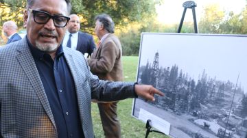 Gil Cedillo muestra el campo petrolífero en Los Ángeles que fue descubierto en 1890 y se hizo famoso por Edward Doheny, quien perforó un pozo profundo en 1892 en la esquina de las calles Colton y Patton.