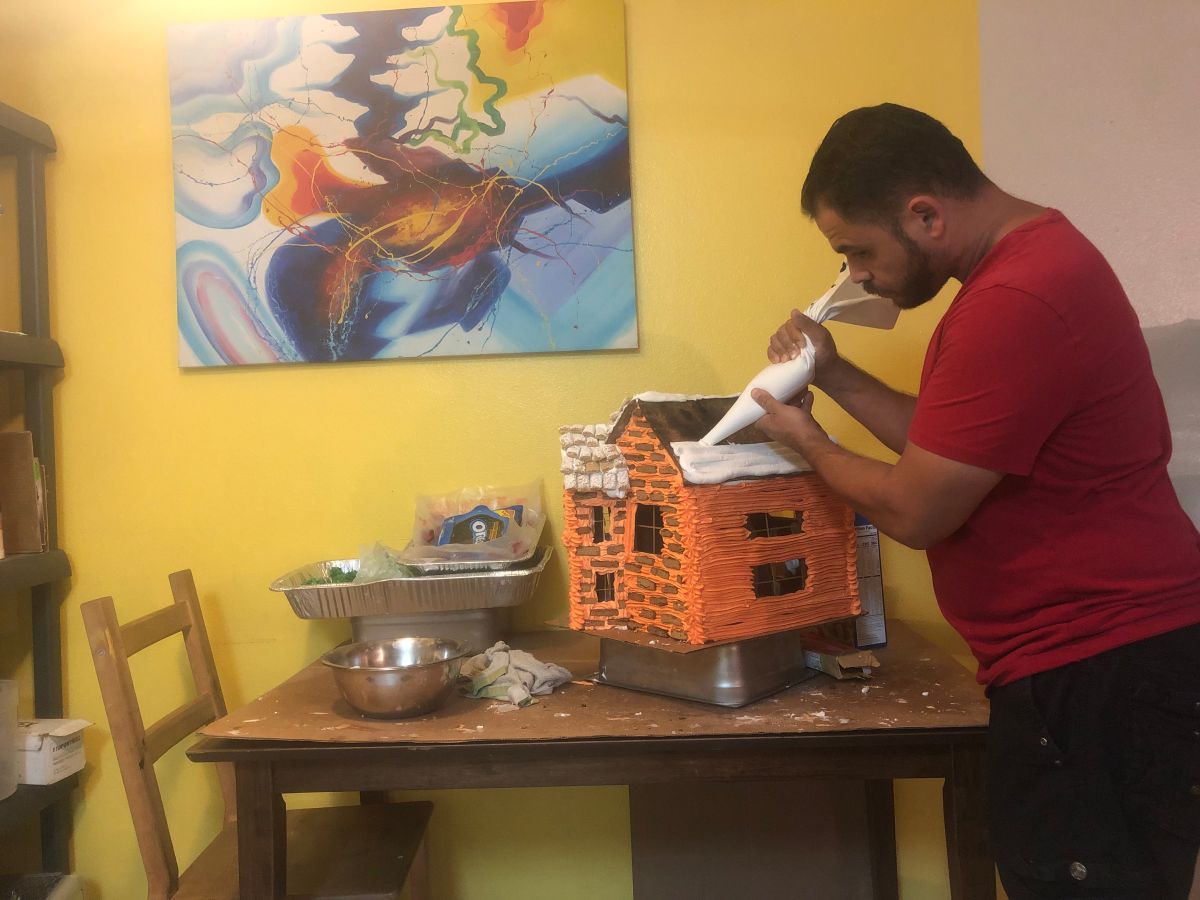 Latino builds gingerbread villa in Long Beach