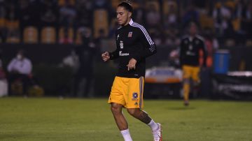 Salcedo ya jugó en Europa con la Fiorentina y el Frankfut.
