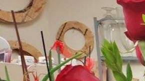 Maribelia Duarte, encuentra su vocación en los arreglos florales. (Cortesía)