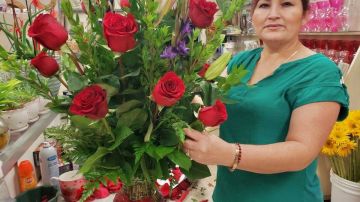 Maribelia Duarte, encuentra su vocación en los arreglos florales. (Cortesía)