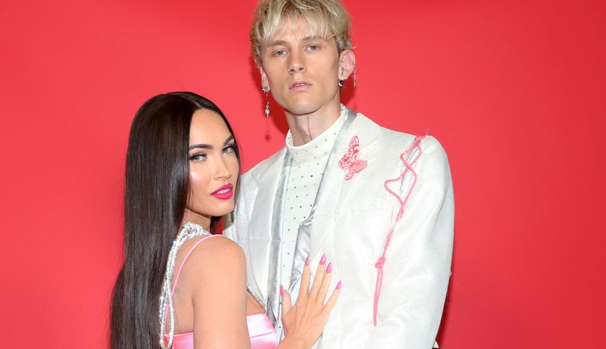 Megan Fox and Machine Gun Kelly left chained by their nails