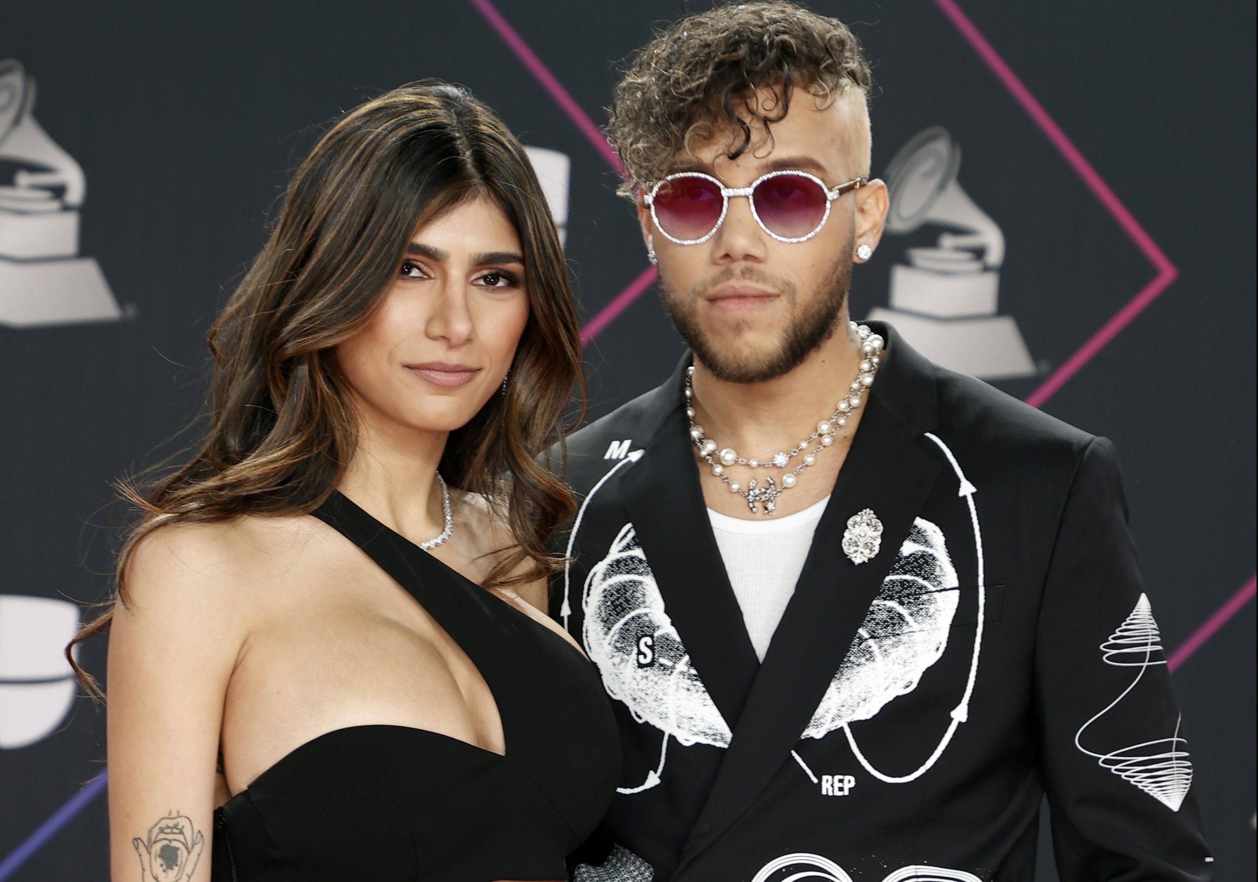 El reguetonero Jhay Cortez defiende con garras a su novia, la actriz porno  Mia Khalifa - La Opinión