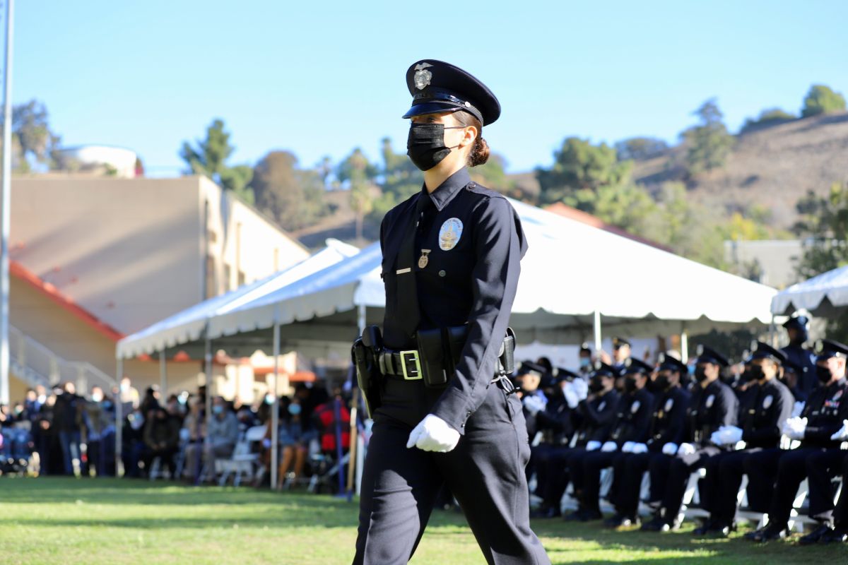 Más mujeres que hombres se gradúan de la Academia de Policía del LAPD. (Cortesía LAPD)