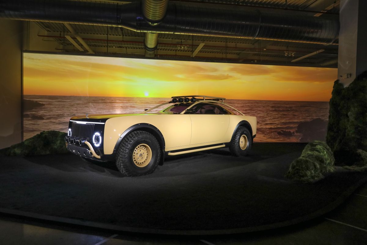 Front view Project MAYBACH with Virgil Abloh Mercedes-Benz